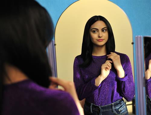 Camila Mendes