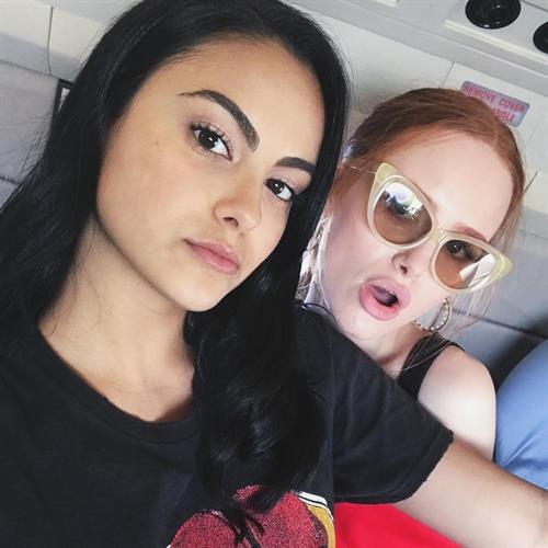 Camila Mendes