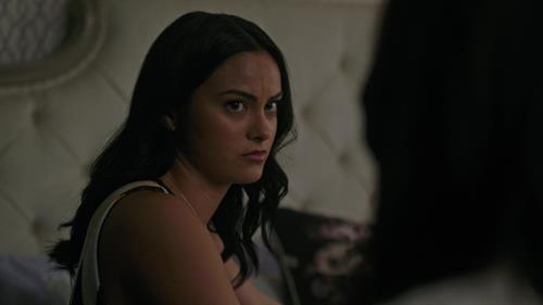 Camila Mendes