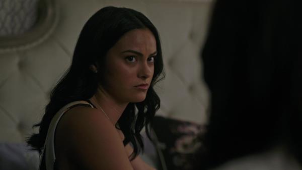 Camila Mendes
