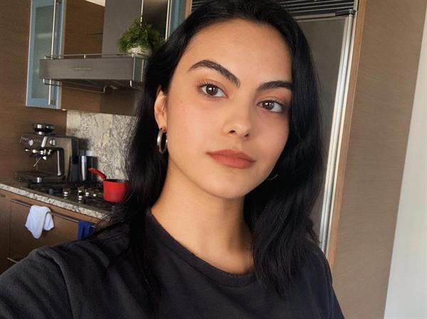 Camila Mendes