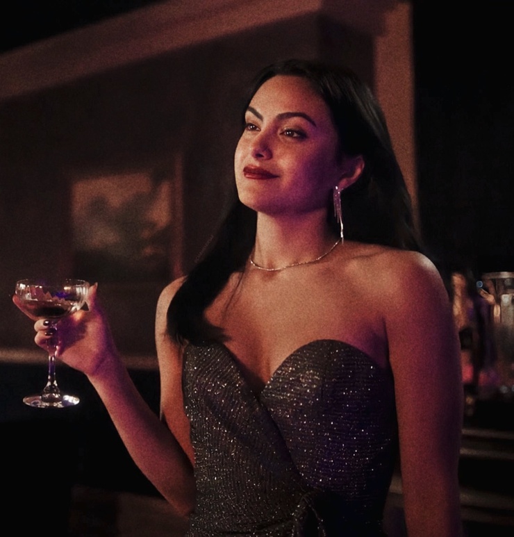 Camila Mendes