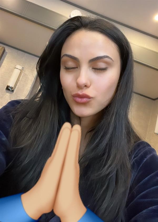 Camila Mendes