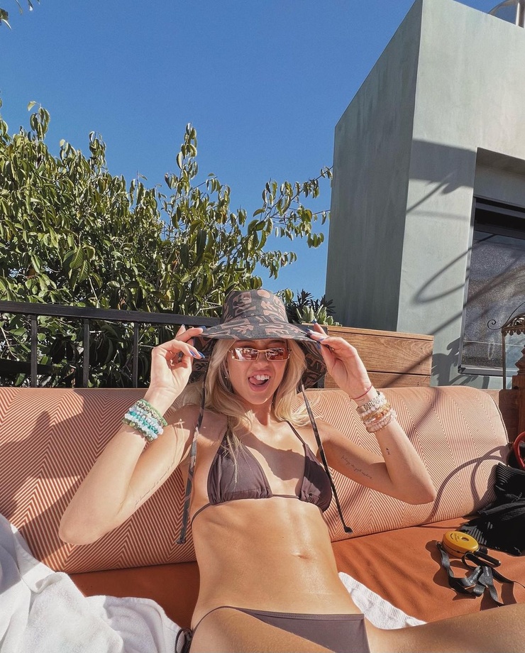 Delilah Belle Hamlin in a bikini