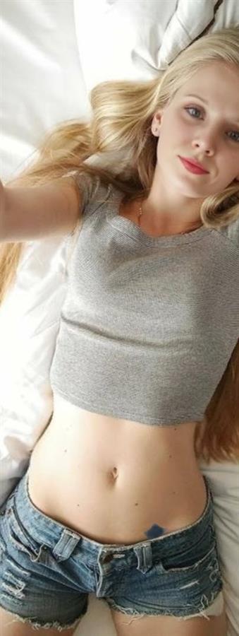 Jules taking a selfie