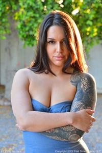 Slinky And Super Sexual