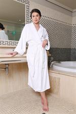 Asandra Dewy: Happy And Clean