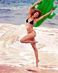 Taynara Joy Silva Wolf in a bikini