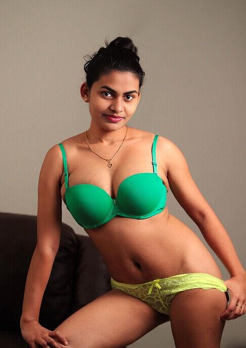 Isuri Anurudhdhika in lingerie