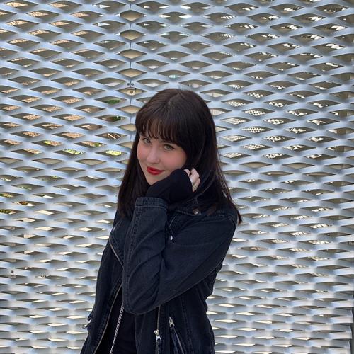 Grey Eyed Beauty taking a selfie