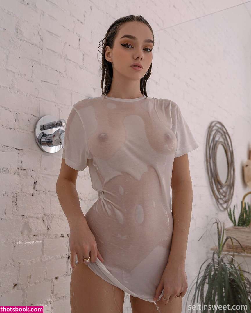 Seltin Sweety - breasts