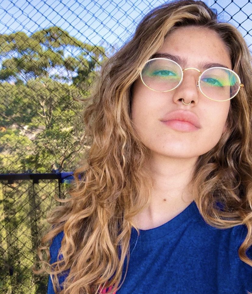 Giovanna Grigio taking a selfie