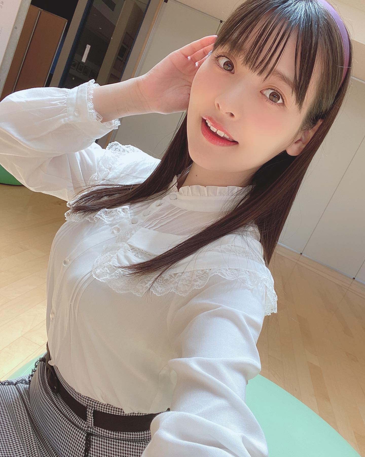 Sumire Uesaka taking a selfie