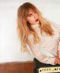 Suki Waterhouse
