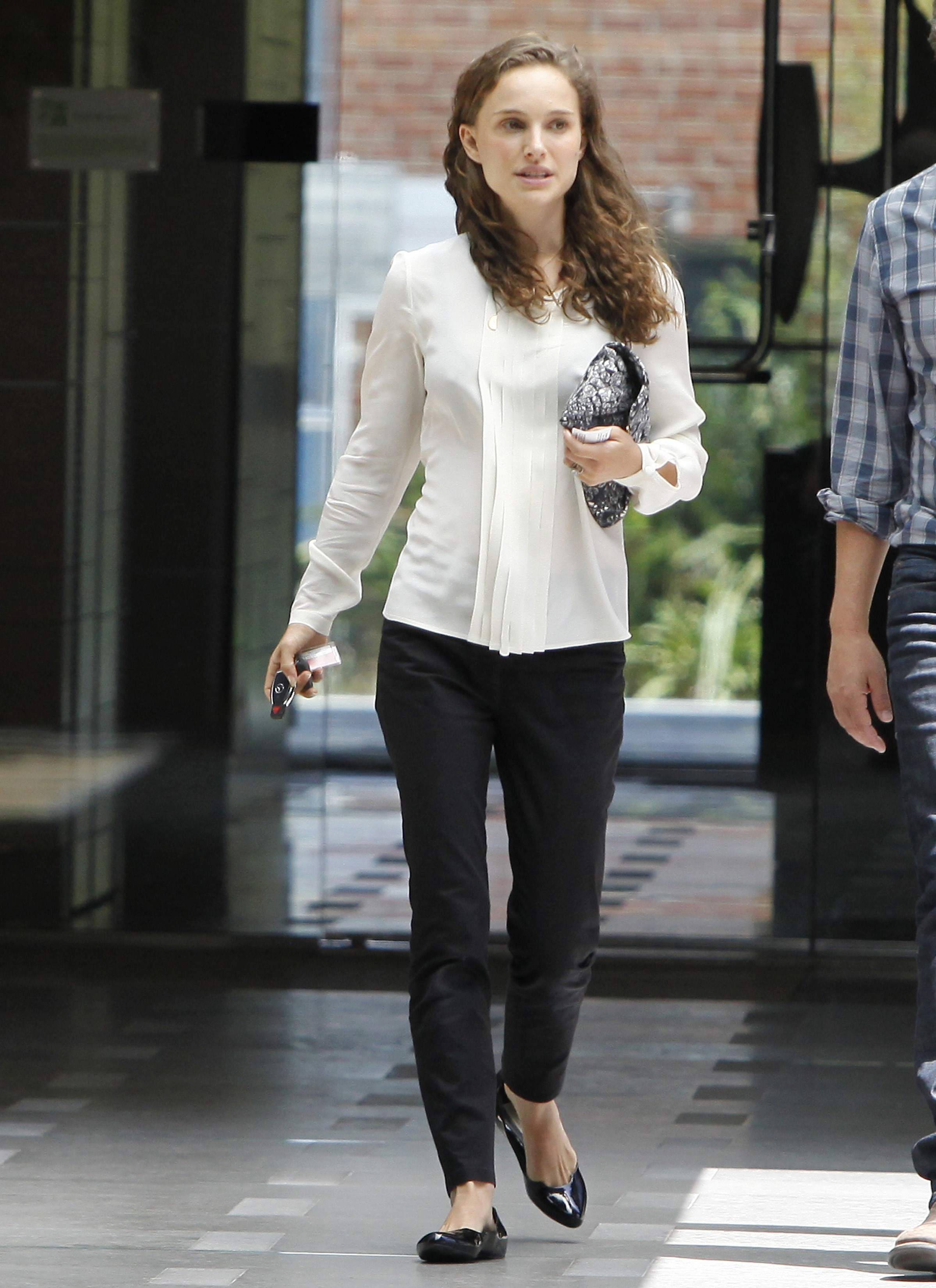 Natalie Portman - Exits an office building in Beverly Hills - August 10, 2012