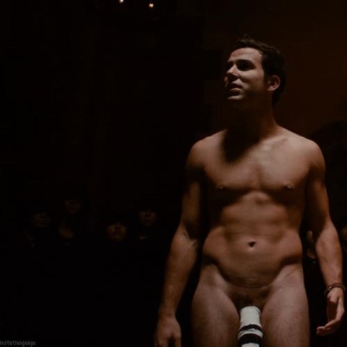 Skylar Astin