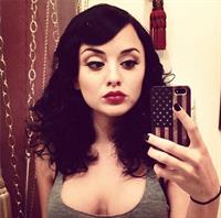 Jordan Hinson taking a selfie