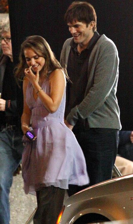 Эштон катчер и кристен стюарт. Эштон кутчер и натали портман. Катчер портман. Катчер портман. Эштон кутчер и натали портман.