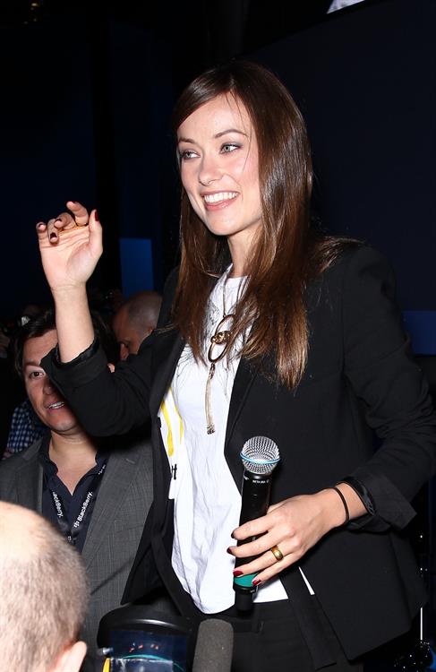 Olivia Wilde at the Blackberry booth at the 2011 CES in Las Vegas n December 7, 2011