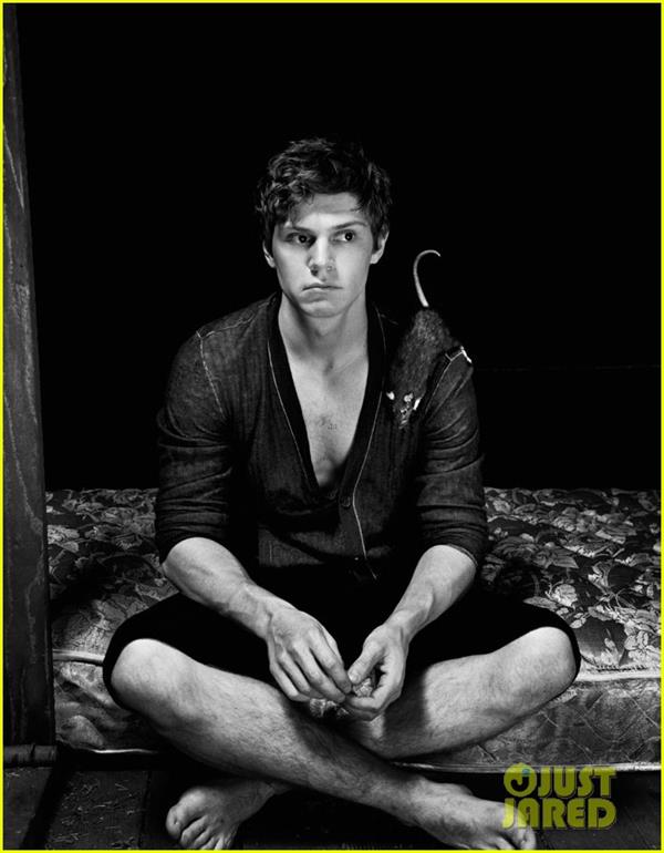 Evan Peters