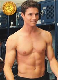 Robbie Amell