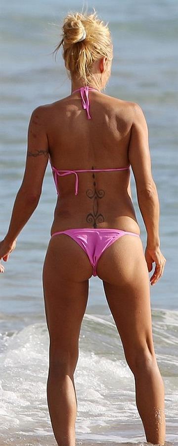 Pamela Anderson Wearing bikini on the beach in Hawaii - August 8, 2013 