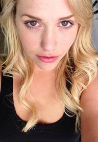Mia Malkova taking a selfie