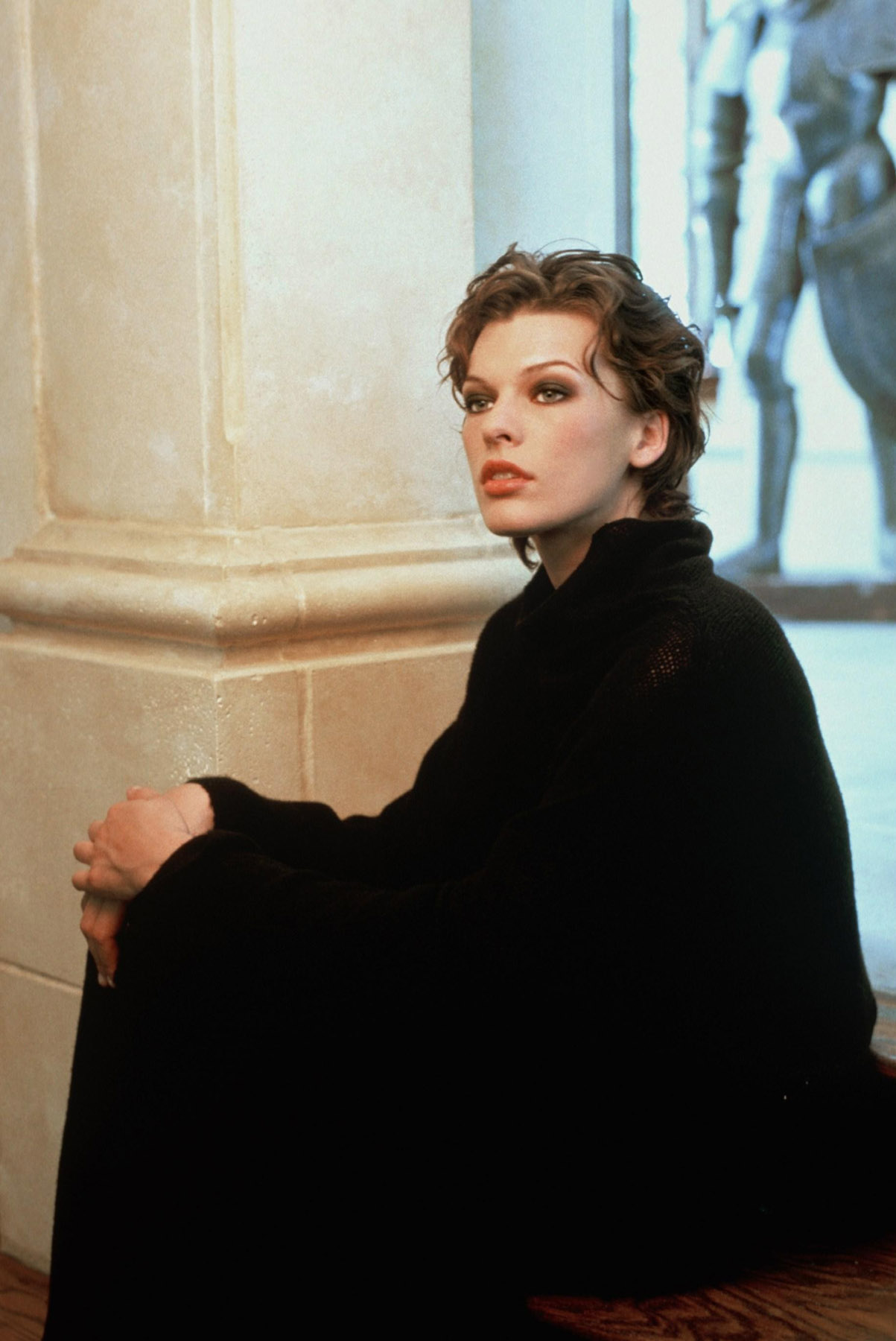 Milla Jovovich Pictures in an Infinite Scroll - 3323 Pictures